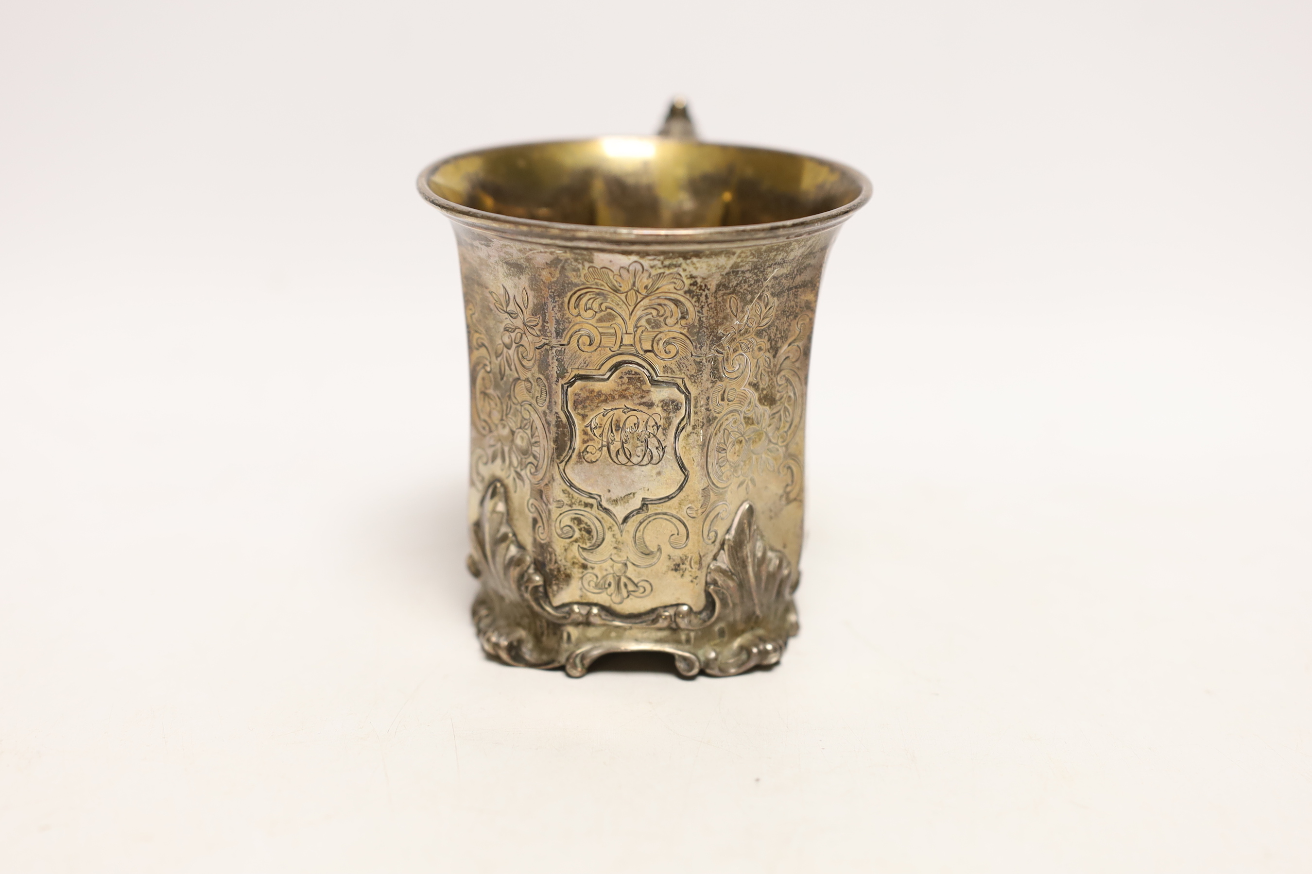 An ornate Victorian silver christening can, The Barnards, London, 1843, 92mm, 6.8oz.